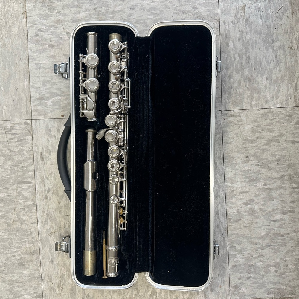 Used: sky USA flute